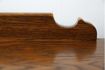 中古　美品　三越家具(現カントリーハウス)　Brugge(ブルージュ)　素材の美しさが引き立つステンドグラス入りのサイドボード　(R-087478)