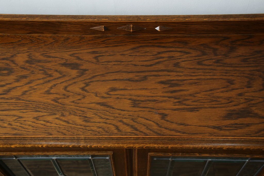 中古　美品　三越家具(現カントリーハウス)　Brugge(ブルージュ)　素材の美しさが引き立つステンドグラス入りのサイドボード　(R-087478)