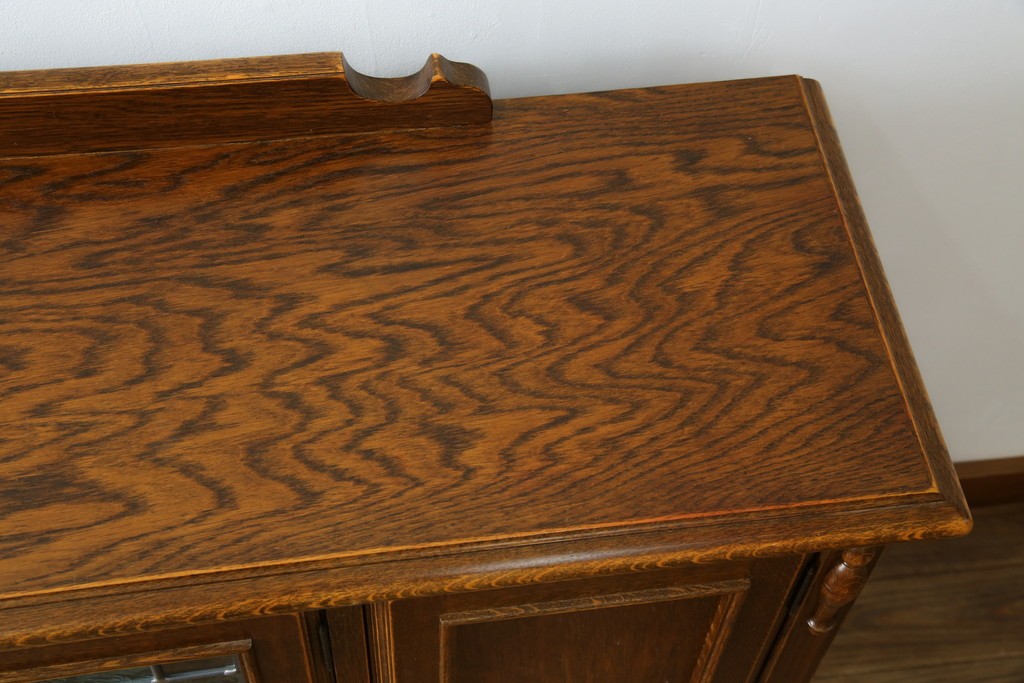 中古　美品　三越家具(現カントリーハウス)　Brugge(ブルージュ)　素材の美しさが引き立つステンドグラス入りのサイドボード　(R-087478)