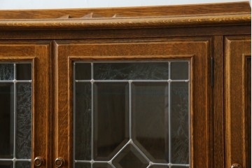 中古　美品　三越家具(現カントリーハウス)　Brugge(ブルージュ)　素材の美しさが引き立つステンドグラス入りのサイドボード　(R-087478)