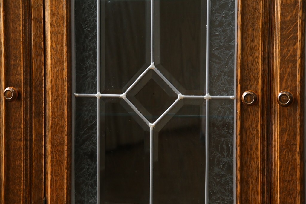 中古　美品　三越家具(現カントリーハウス)　Brugge(ブルージュ)　素材の美しさが引き立つステンドグラス入りのサイドボード　(R-087478)