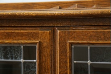 中古　美品　三越家具(現カントリーハウス)　Brugge(ブルージュ)　素材の美しさが引き立つステンドグラス入りのサイドボード　(R-087478)