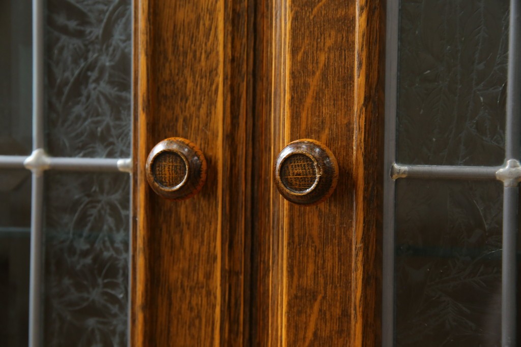 中古　美品　三越家具(現カントリーハウス)　Brugge(ブルージュ)　素材の美しさが引き立つステンドグラス入りのサイドボード　(R-087478)