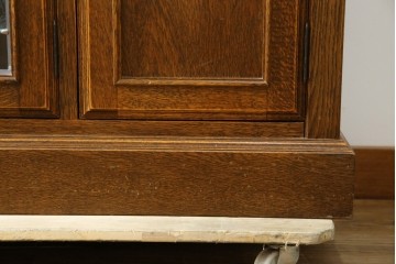 中古　美品　三越家具(現カントリーハウス)　Brugge(ブルージュ)　素材の美しさが引き立つステンドグラス入りのサイドボード　(R-087478)