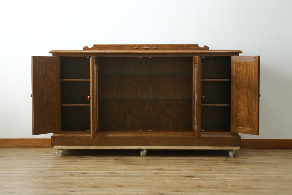 中古　美品　三越家具　COUNTRY HOUSE(カントリーハウス)　Brugge(ブルージュ)　素材の美しさが引き立つステンドグラス入りのサイドボード　(R-087478)