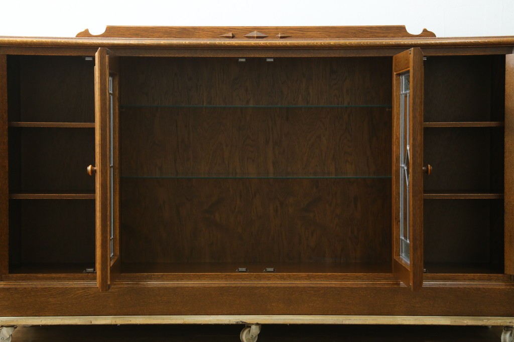 中古　美品　三越家具　COUNTRY HOUSE(カントリーハウス)　Brugge(ブルージュ)　素材の美しさが引き立つステンドグラス入りのサイドボード　(R-087478)