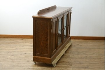 中古　美品　三越家具　COUNTRY HOUSE(カントリーハウス)　Brugge(ブルージュ)　素材の美しさが引き立つステンドグラス入りのサイドボード　(R-087478)