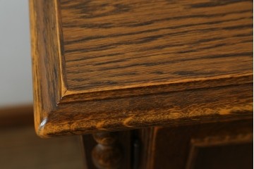 中古　美品　三越家具　COUNTRY HOUSE(カントリーハウス)　Brugge(ブルージュ)　素材の美しさが引き立つステンドグラス入りのサイドボード　(R-087478)