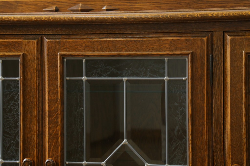 中古　美品　三越家具　COUNTRY HOUSE(カントリーハウス)　Brugge(ブルージュ)　素材の美しさが引き立つステンドグラス入りのサイドボード　(R-087478)