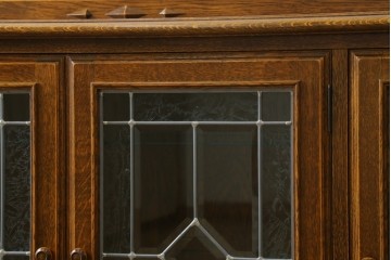 中古　美品　三越家具　COUNTRY HOUSE(カントリーハウス)　Brugge(ブルージュ)　素材の美しさが引き立つステンドグラス入りのサイドボード　(R-087478)