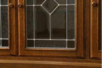 中古　美品　三越家具　COUNTRY HOUSE(カントリーハウス)　Brugge(ブルージュ)　素材の美しさが引き立つステンドグラス入りのサイドボード　(R-087478)