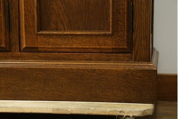 中古　美品　三越家具　COUNTRY HOUSE(カントリーハウス)　Brugge(ブルージュ)　素材の美しさが引き立つステンドグラス入りのサイドボード　(R-087478)