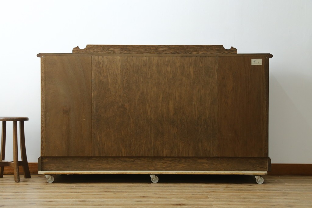 中古　美品　三越家具　COUNTRY HOUSE(カントリーハウス)　Brugge(ブルージュ)　素材の美しさが引き立つステンドグラス入りのサイドボード　(R-087478)