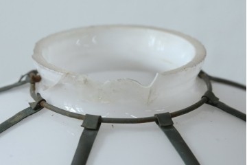 《引っ掛けシーリング式ペンダントライト加工費込み》　和製アンティーク　大正ロマン　ふっくらとしたドーム型の真鍮飾り付きペンダントライト　※傷み有り　(R-087480)