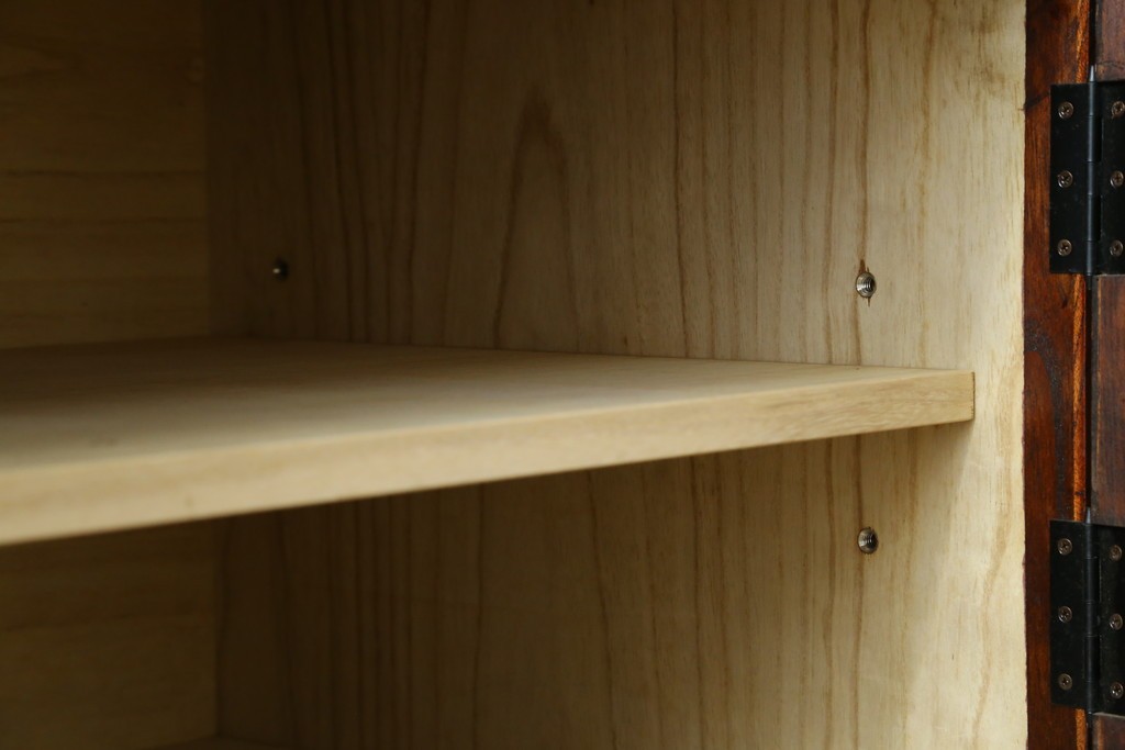 中古　美品　菊幸　岩谷堂箪笥　欅(ケヤキ)材　力強い杢目が目を惹く漆塗りのローボード　(R-087482)