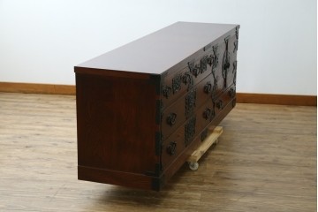 中古　美品　菊幸　岩谷堂箪笥　欅(ケヤキ)材　力強い杢目が目を惹く漆塗りのローボード　(R-087482)