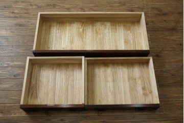 中古　美品　菊幸　岩谷堂箪笥　欅(ケヤキ)材　力強い杢目が目を惹く漆塗りのローボード　(R-087482)