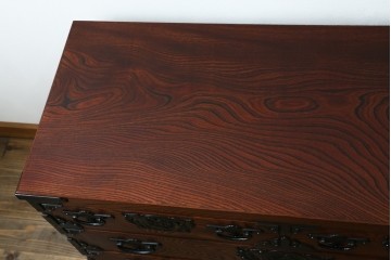 中古　美品　菊幸　岩谷堂箪笥　欅(ケヤキ)材　力強い杢目が目を惹く漆塗りのローボード　(R-087482)