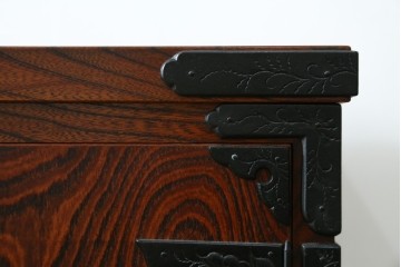 中古　美品　菊幸　岩谷堂箪笥　欅(ケヤキ)材　力強い杢目が目を惹く漆塗りのローボード　(R-087482)