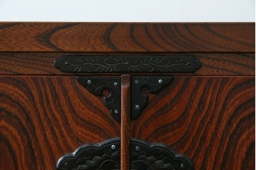 中古　美品　菊幸　岩谷堂箪笥　欅(ケヤキ)材　力強い杢目が目を惹く漆塗りのローボード　(R-087482)