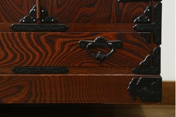 中古　美品　菊幸　岩谷堂箪笥　欅(ケヤキ)材　力強い杢目が目を惹く漆塗りのローボード　(R-087482)