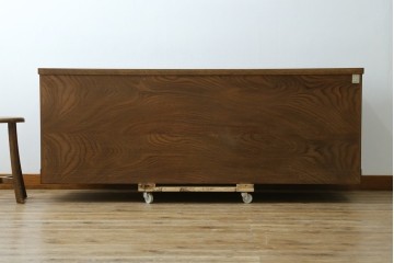 中古　美品　菊幸　岩谷堂箪笥　欅(ケヤキ)材　力強い杢目が目を惹く漆塗りのローボード　(R-087482)