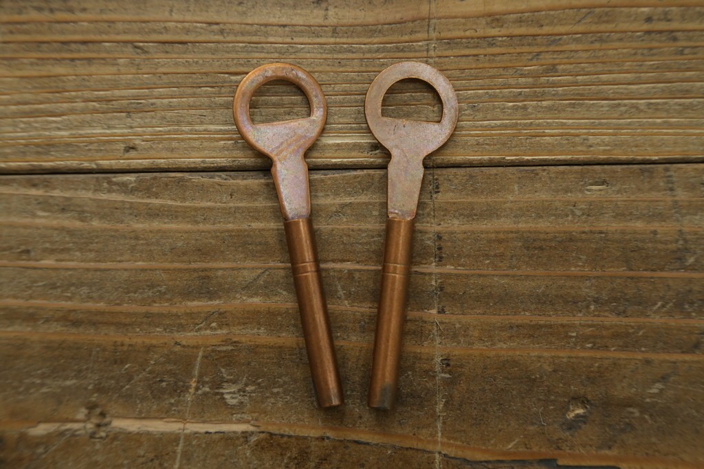 中古　美品　菊幸　岩谷堂箪笥　欅(ケヤキ)材　力強い杢目が目を惹く漆塗りのローボード　(R-087482)