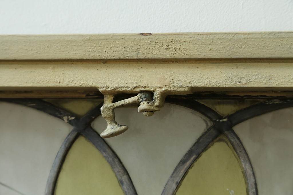 アンティーク建具　希少!!　大正ロマンの趣漂う洋館のステンドグラス入り窓　(R-087483)