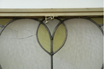 アンティーク建具　希少!!　大正ロマンの趣漂う洋館のステンドグラス入り窓　(R-087483)