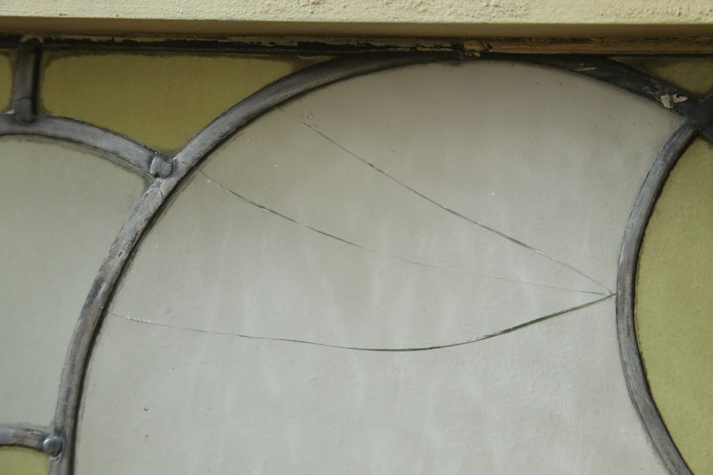 アンティーク建具　希少!!　大正ロマンの趣漂う洋館のステンドグラス入り窓　(R-087483)