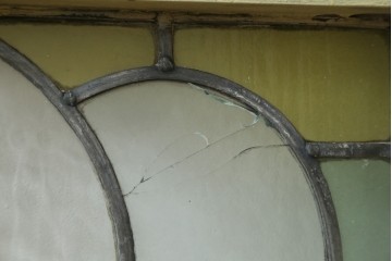 アンティーク建具　希少!!　大正ロマンの趣漂う洋館のステンドグラス入り窓　(R-087483)