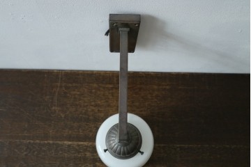 和製アンティーク　乳白色シェードのウォールライト　(R-087486)
