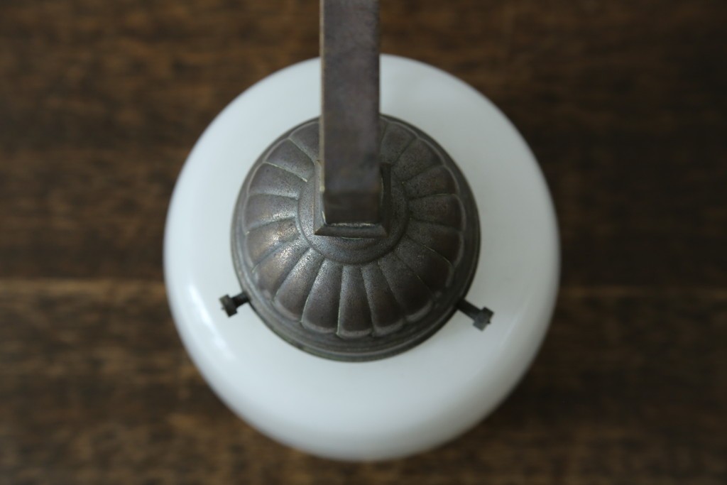 和製アンティーク　乳白色シェードのウォールライト　(R-087486)