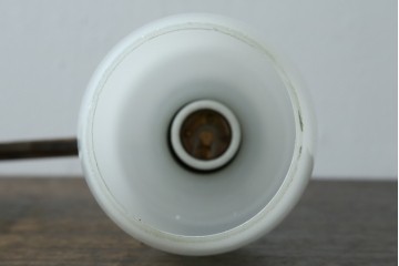 和製アンティーク　乳白色シェードのウォールライト　(R-087486)