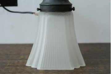 和製アンティーク　ほんのり透ける乳白色ガラスシェードのウォールライト　(R-087487)