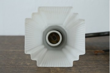 和製アンティーク　ほんのり透ける乳白色ガラスシェードのウォールライト　(R-087487)