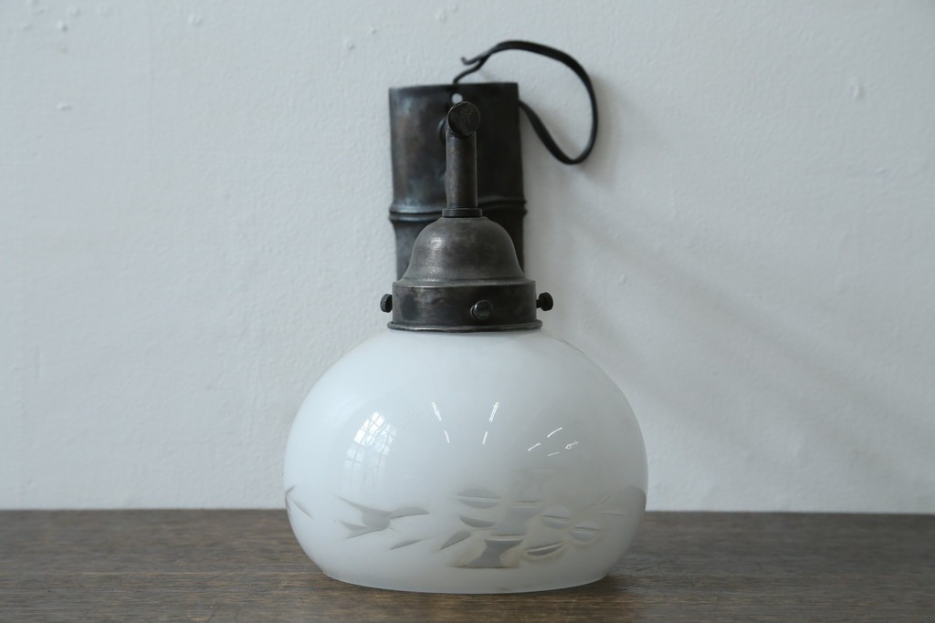 和製アンティーク　アームの意匠と切子細工が魅力のウォールライト　(R-087488)