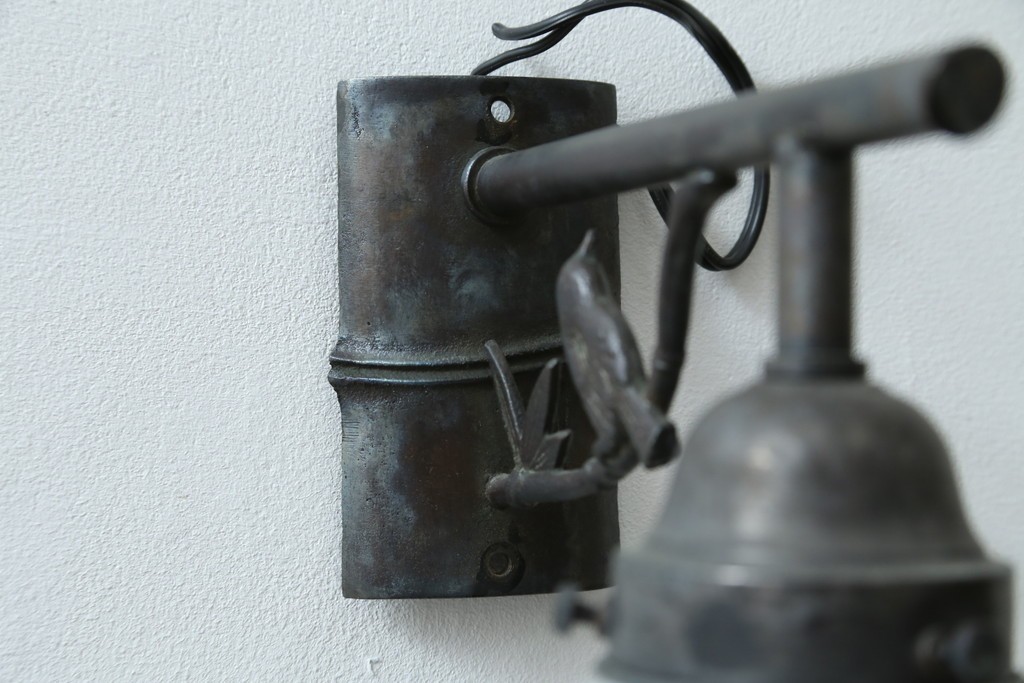 和製アンティーク　アームの意匠と切子細工が魅力のウォールライト　(R-087488)