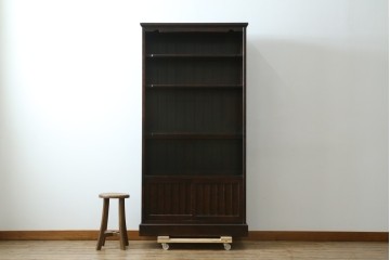 中古　希少な廃番品　北海道民芸家具　格子意匠が印象的な本棚　(R-087491)