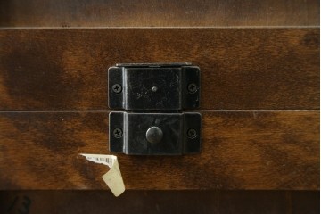 中古　希少な廃番品　北海道民芸家具　格子意匠が印象的な本棚　(R-087491)