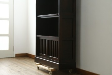 中古　希少な廃番品　北海道民芸家具　格子意匠が印象的な本棚　(R-087491)