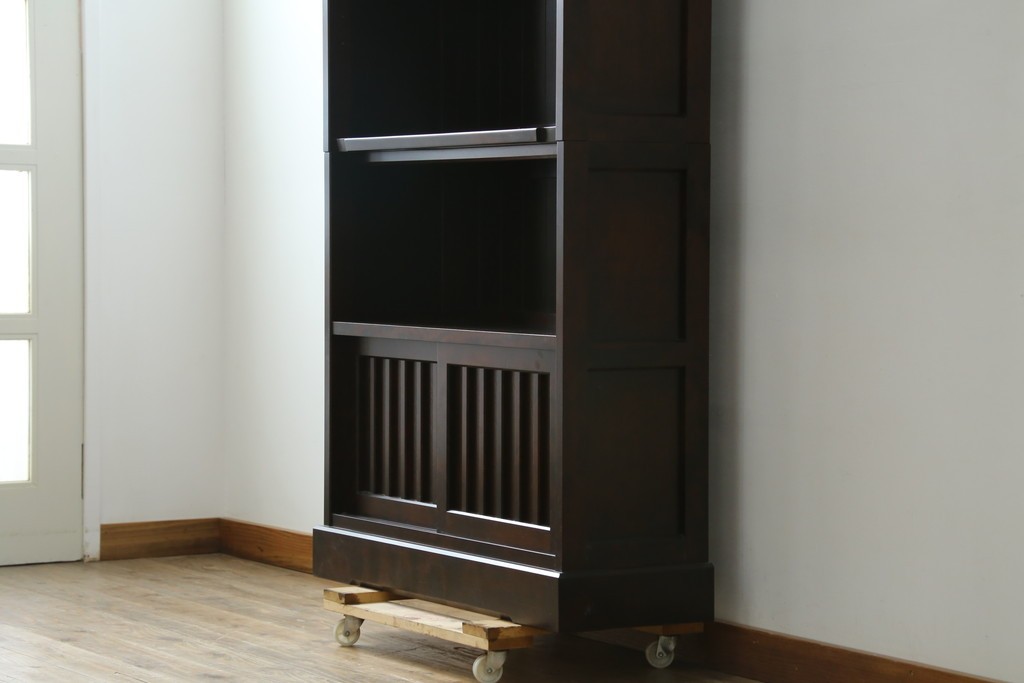 中古　希少な廃番品　北海道民芸家具　格子意匠が印象的な本棚　(R-087492)