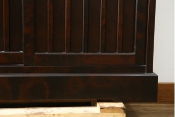 中古　希少な廃番品　北海道民芸家具　格子意匠が印象的な本棚　(R-087492)