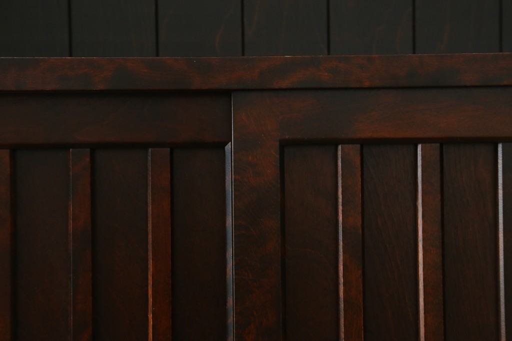 中古　希少な廃番品　北海道民芸家具　格子意匠が印象的な本棚　(R-087492)