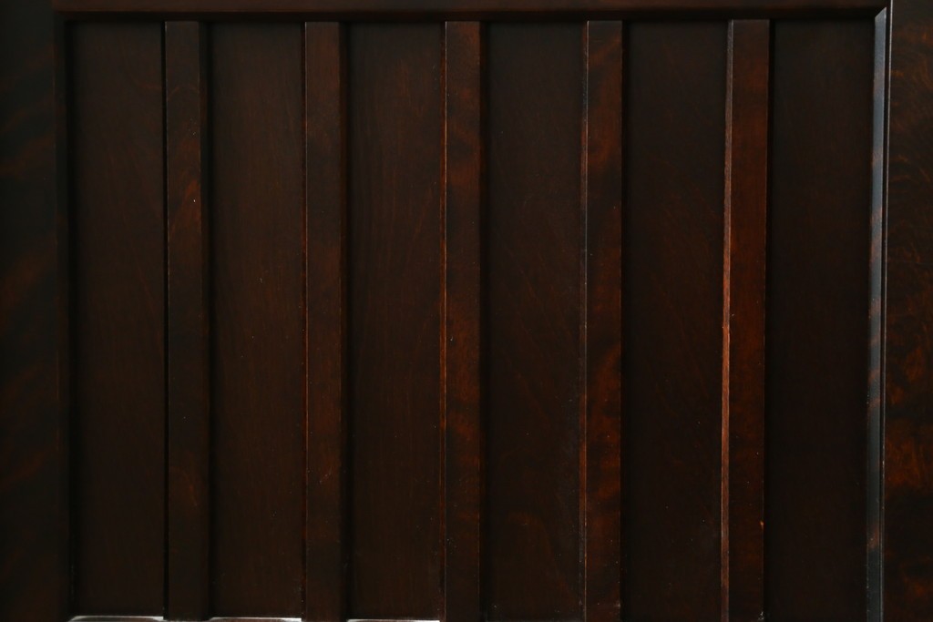 中古　希少な廃番品　北海道民芸家具　格子意匠が印象的な本棚　(R-087492)