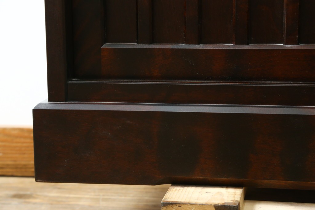 中古　希少な廃番品　北海道民芸家具　格子意匠が印象的な本棚　(R-087492)