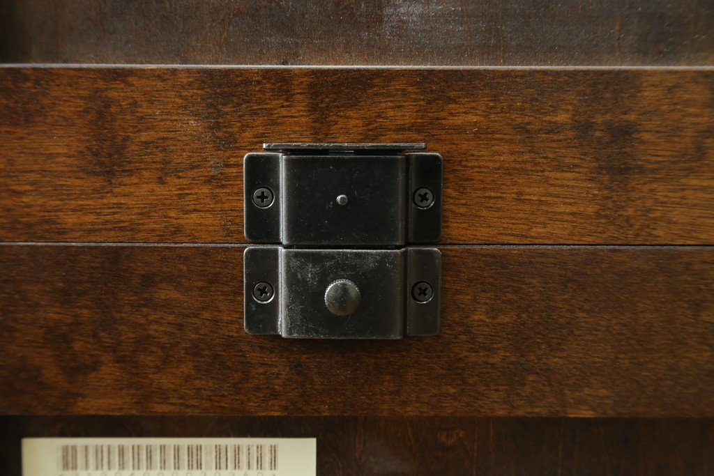 中古　希少な廃番品　北海道民芸家具　格子意匠が印象的な本棚　(R-087492)