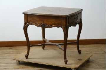 中古　DREXEL HERITAGE(ドレクセルヘリテイジ)　優雅な曲線が美しいサイドテーブル　(R-087493)