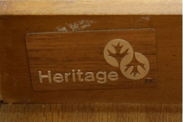 中古　DREXEL HERITAGE(ドレクセルヘリテイジ)　優雅な曲線が美しいサイドテーブル　(R-087493)