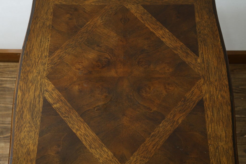 中古　DREXEL HERITAGE(ドレクセルヘリテイジ)　優雅な曲線が美しいサイドテーブル　(R-087493)